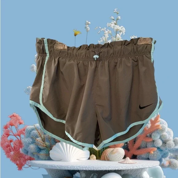 Nike Women's Athletic running track Olive Green with Blue Trim shirts,size 8 - Picture 8 of 8